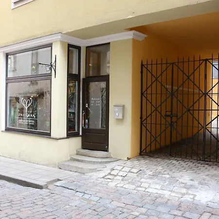 Deluxe Old Town Studio Apartment *