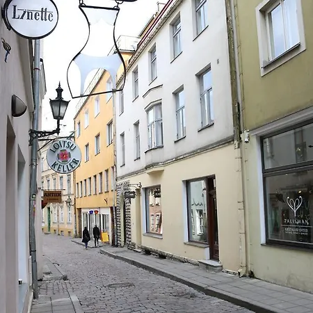 Deluxe Old Town Studio Apartment *