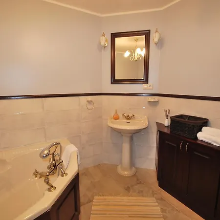 Deluxe Old Town Studio Apartment *